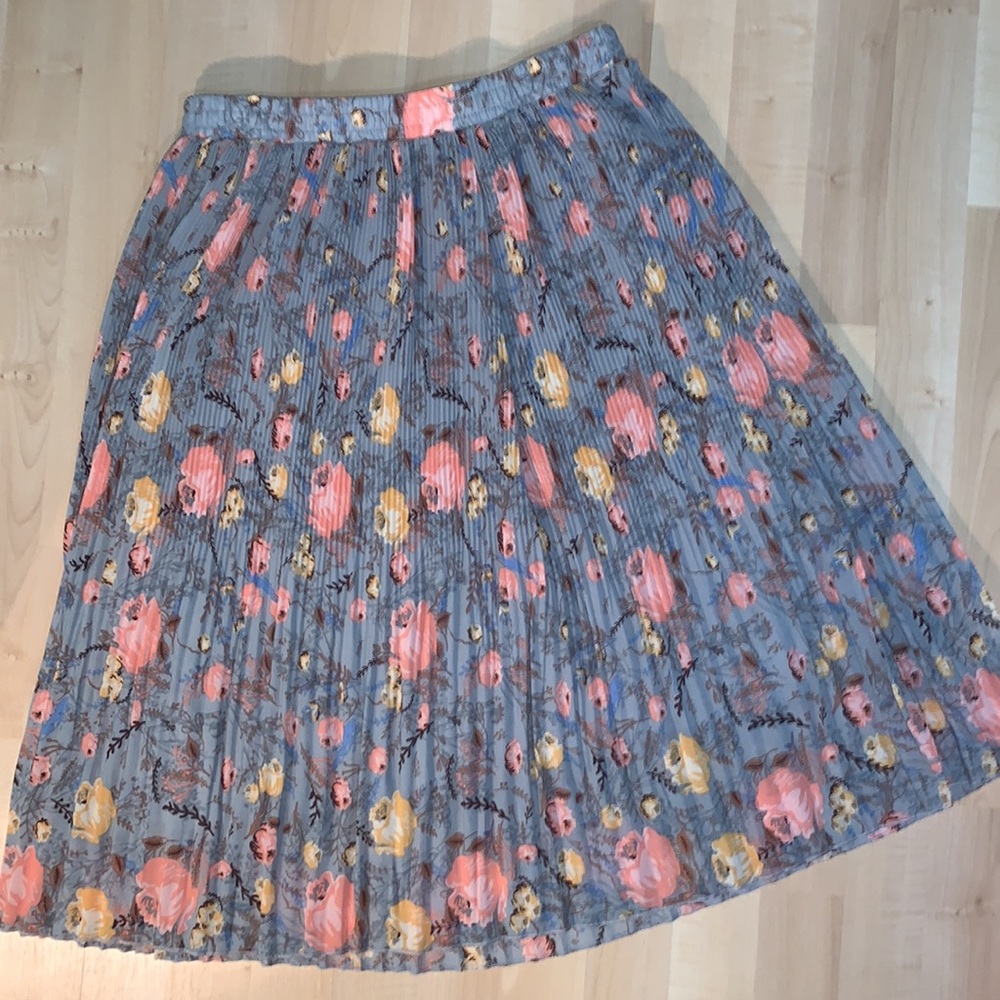METROWEAR Fine Pleated Floral Midi Layered Skirt